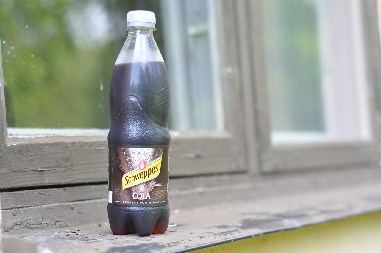 Schweppes Cola