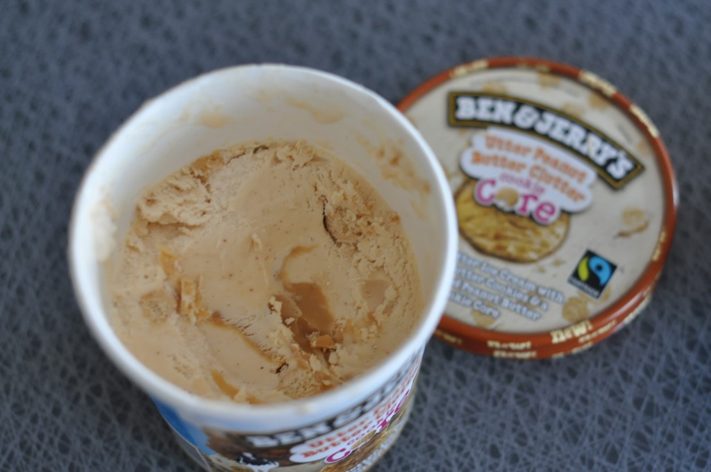 Ben & Jerry's Utter Peanut Butter Clutter Cookie Core inkråm